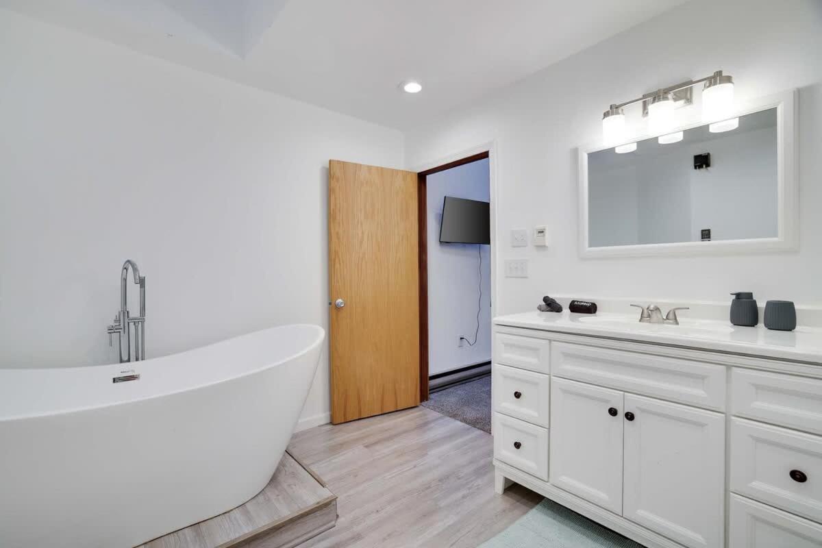 Relax In Blakeslee - Spacious 5Br Home With Bbq Εξωτερικό φωτογραφία
